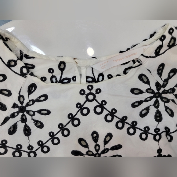 Zara Eyelet Crop Top - Picture 11 of 13